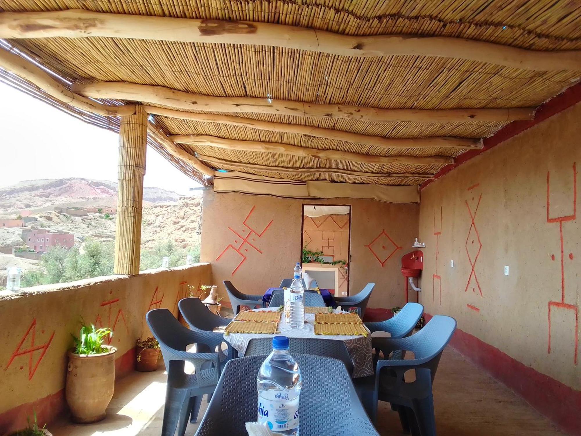 Hotel Restaurant Ait Saderat Boumalne Exteriör bild